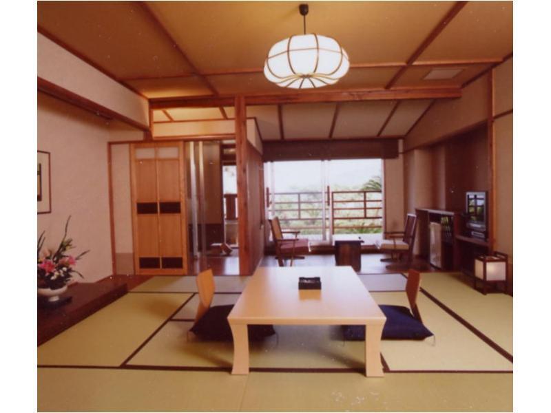 Toba Seaside Hotel Exterior photo
